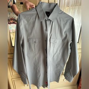 J Ferrar men’s modern fit long sleeve shirt in gray, fresh from the cleaners!